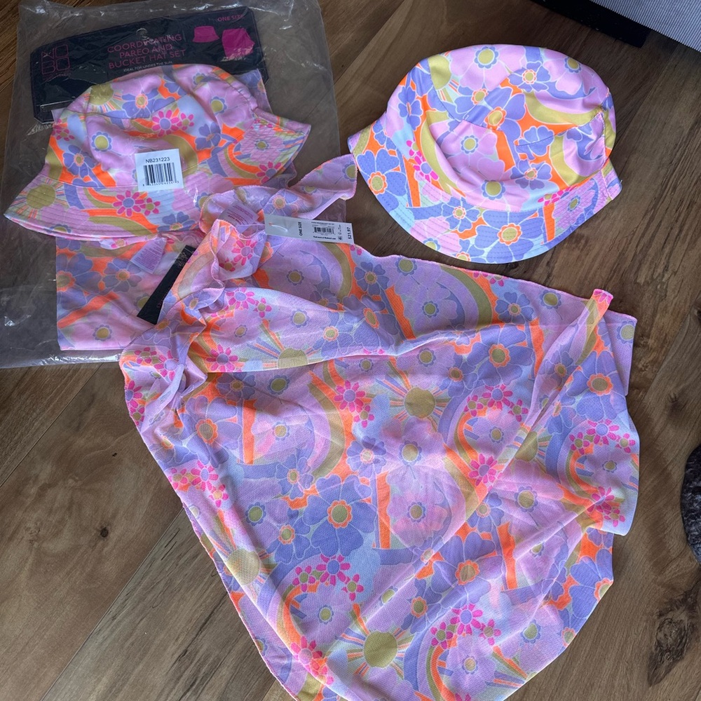 Bucket hat and sarong (pareo) set